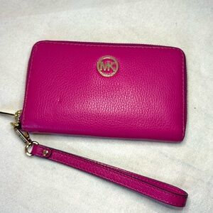 Michael Kors Jet Set Travel Wristlet Wallet Hot Pink Leather Phone Clutch